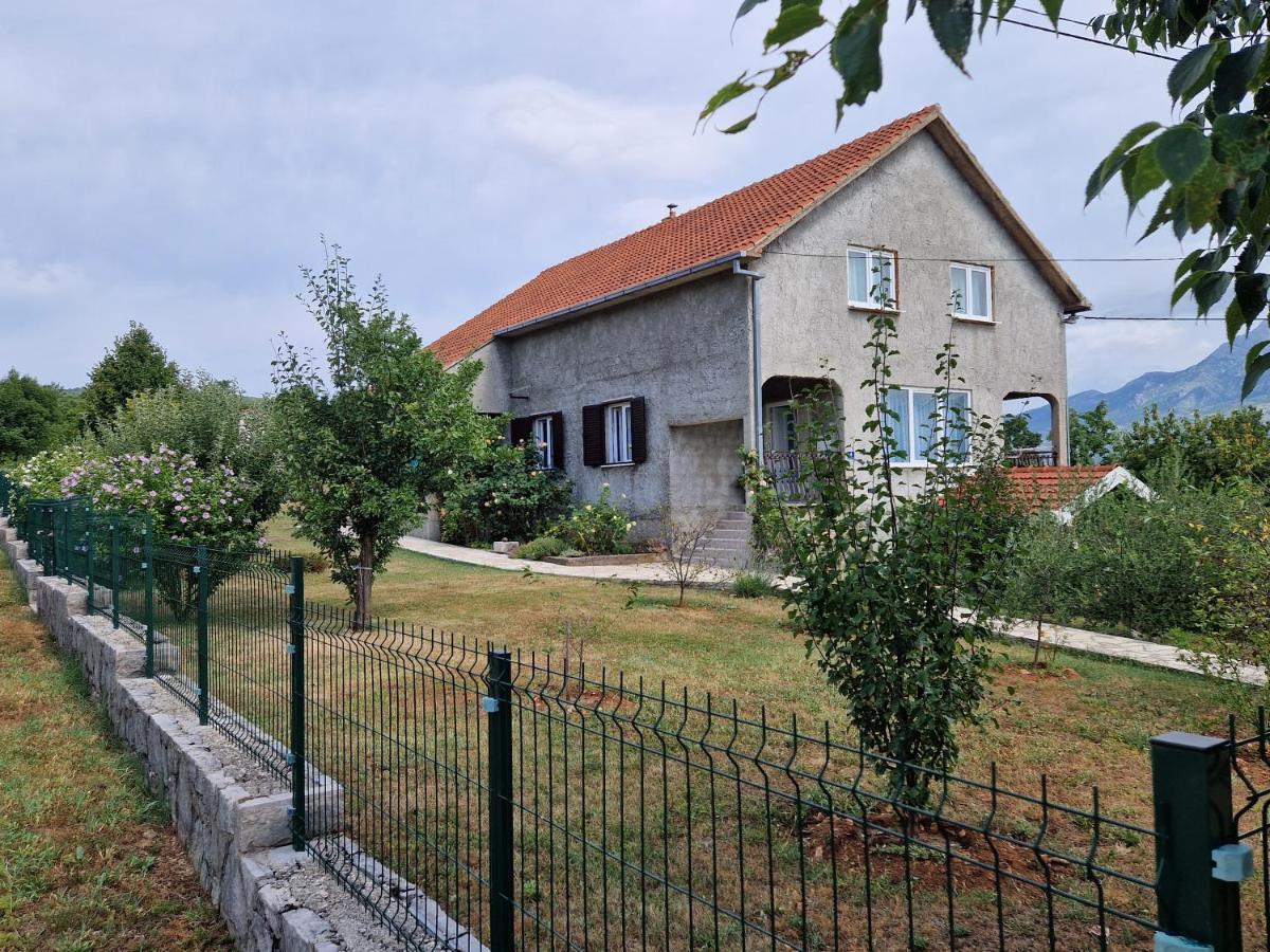Apartman Lana Kijevo Exterior photo