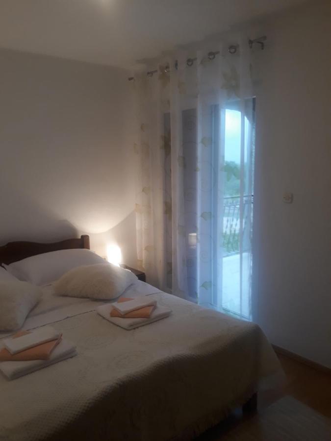 Apartman Lana Kijevo Exterior photo