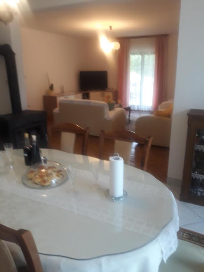 Apartman Lana Kijevo Exterior photo